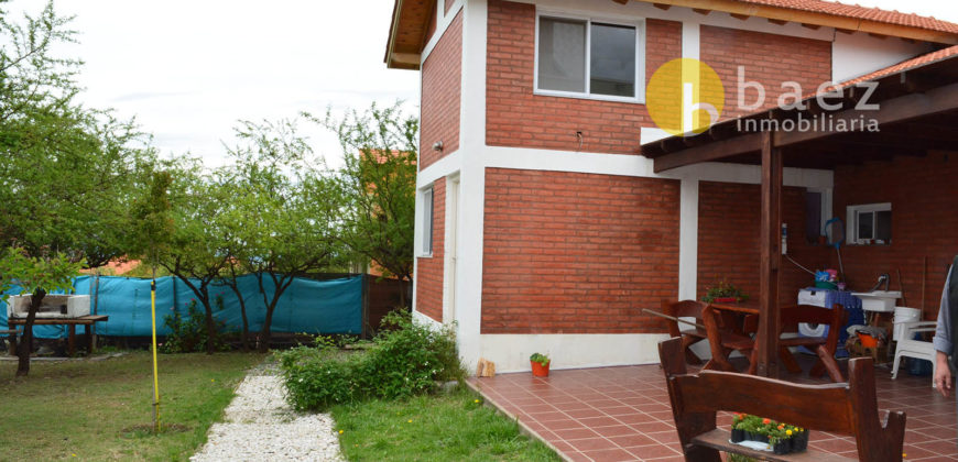 CASA Y DPTO EN BARRANCA COLORADA-MERLO