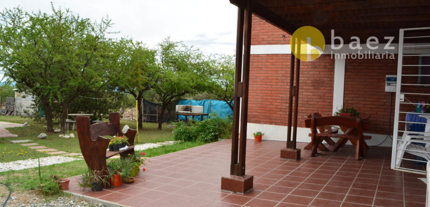 CASA Y DPTO EN BARRANCA COLORADA-MERLO