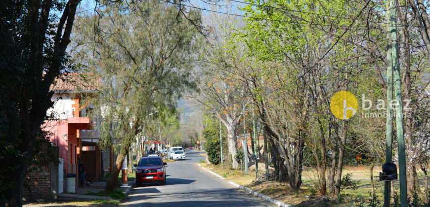 2 CASAS SOBRE RUTA N1 EN CARPINTERÍA