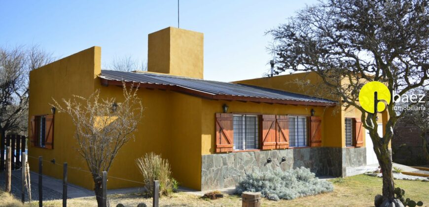 CASA DE 3 DORMITORIOS EN CARPINTERÍA