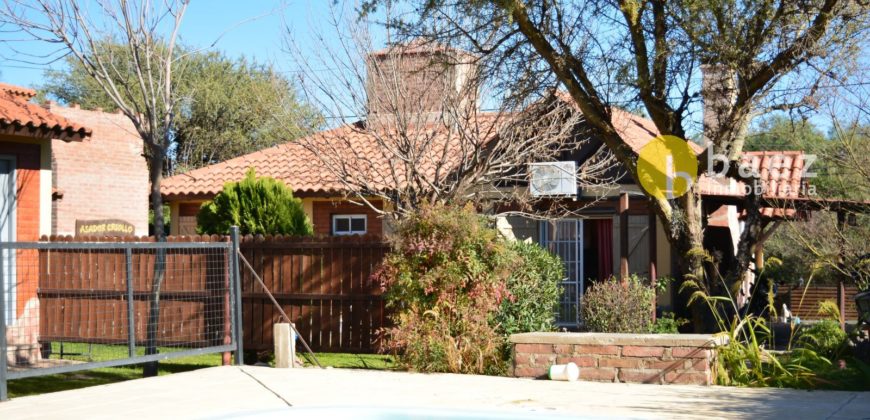 CASA CON DOS CABAÑAS Y PISCINA EN MERLO