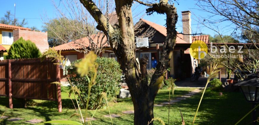 CASA CON DOS CABAÑAS Y PISCINA EN MERLO