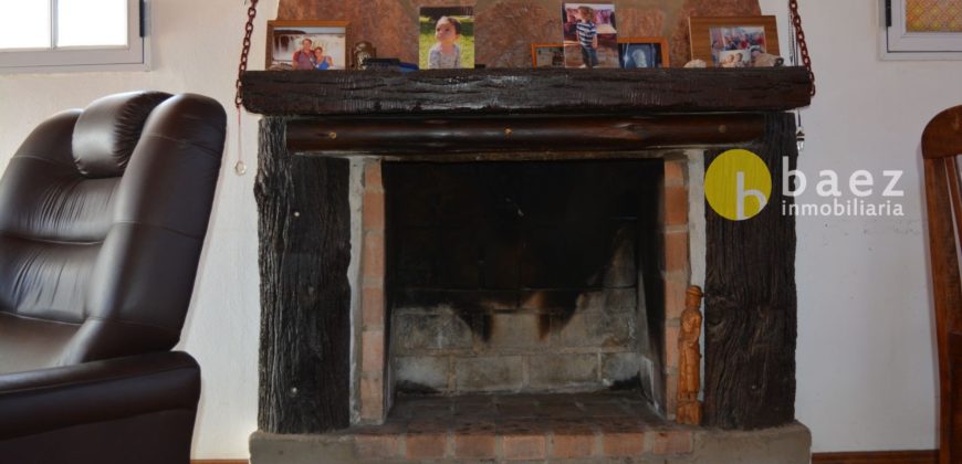 CASA CON DOS CABAÑAS Y PISCINA EN MERLO