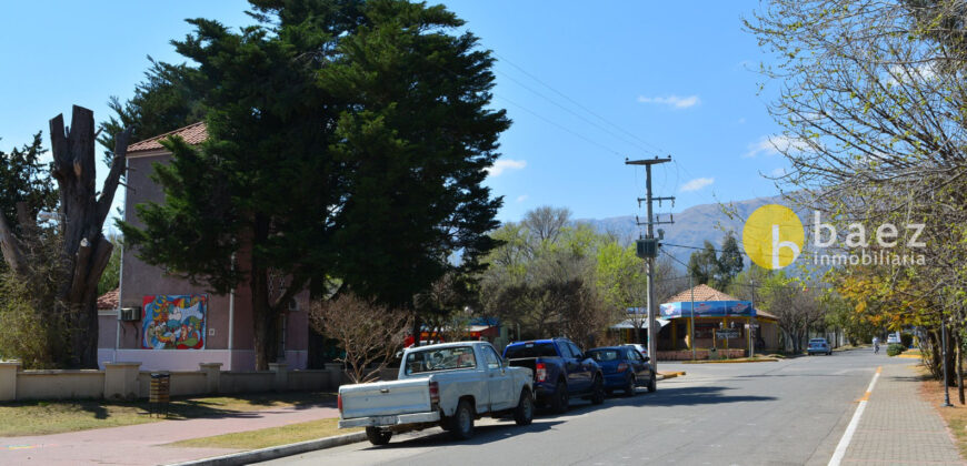 IMPORTANTE LOTE COMERCIAL CON CASA EN ESQUINA