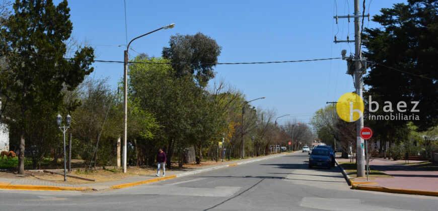 IMPORTANTE LOTE COMERCIAL CON CASA EN ESQUINA