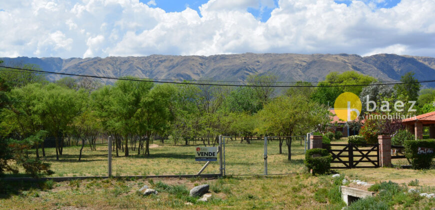 LOTE  DE  2900M2  ALAMBRADO Y  PARQUIZADO SOBRE RUTA N 1 EN LOS MOLLES