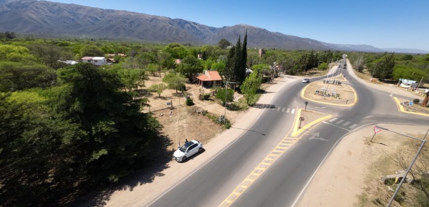 LOTE  DE  2900M2  ALAMBRADO Y  PARQUIZADO SOBRE RUTA N 1 EN LOS MOLLES