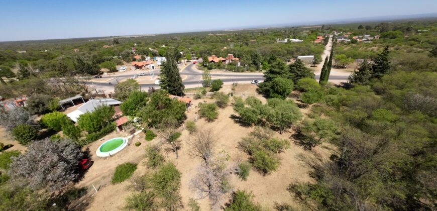 LOTE  DE  2900M2  ALAMBRADO Y  PARQUIZADO SOBRE RUTA N 1 EN LOS MOLLES