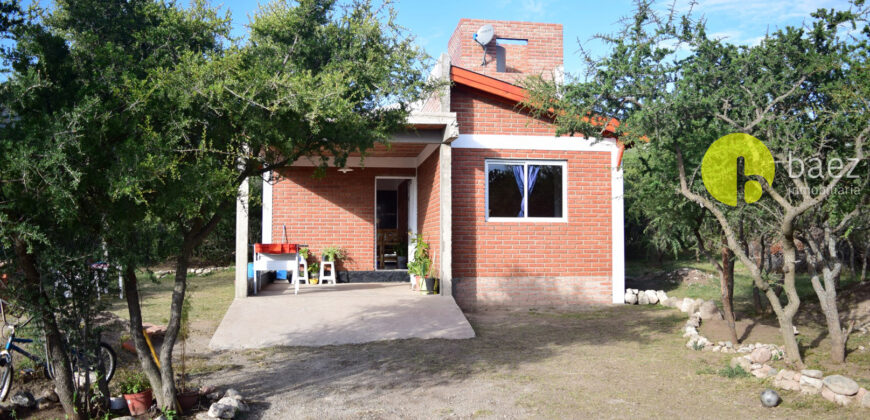 OPORTUNIDAD!!!  2 CASAS EN CORTADERAS CON LOCAL