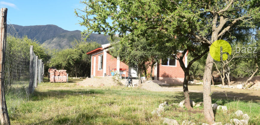 OPORTUNIDAD!!!  2 CASAS EN CORTADERAS CON LOCAL