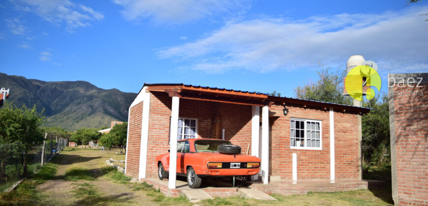 OPORTUNIDAD!!!  2 CASAS EN CORTADERAS CON LOCAL