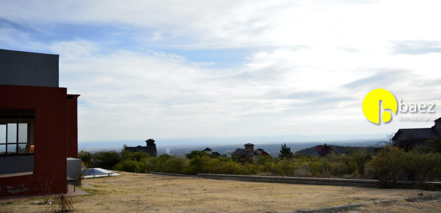 CASA EN COUNTRY LAS CASCADAS