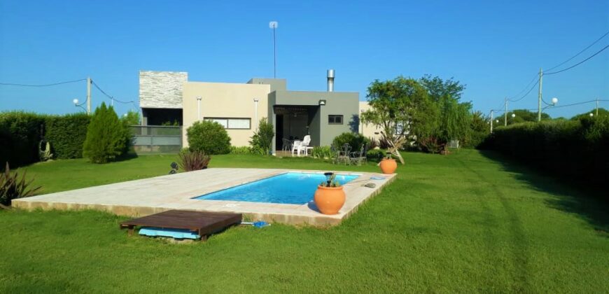 CASA EN VENTA EN BARRIO ¨SOLARES DEL VALLE¨