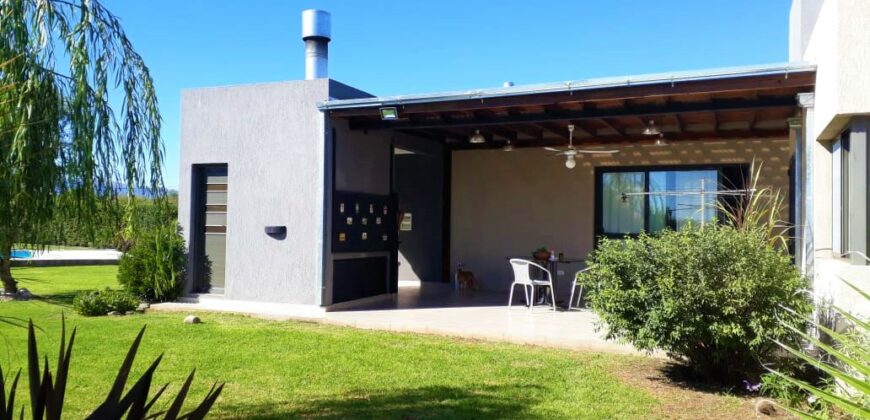 CASA EN VENTA EN BARRIO ¨SOLARES DEL VALLE¨