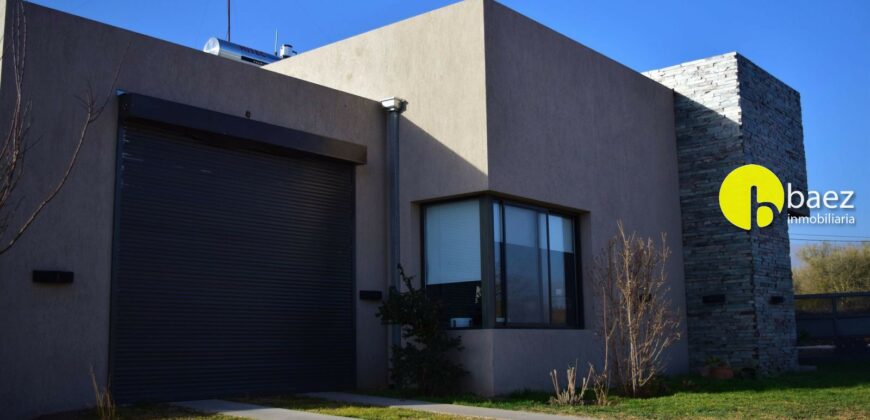 CASA EN VENTA EN BARRIO ¨SOLARES DEL VALLE¨