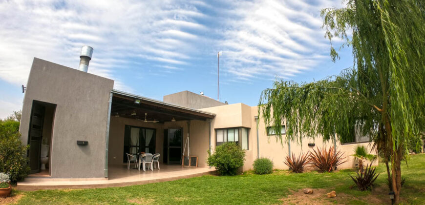 CASA EN VENTA EN BARRIO ¨SOLARES DEL VALLE¨