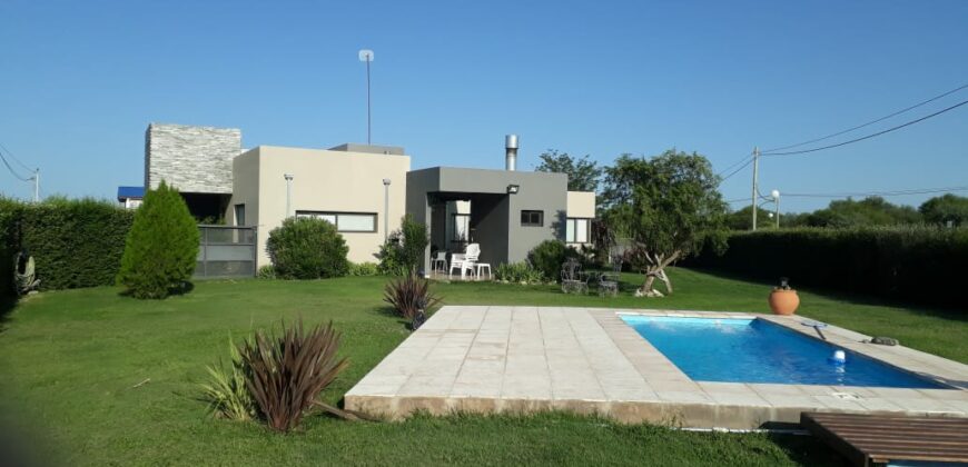 CASA EN VENTA EN BARRIO ¨SOLARES DEL VALLE¨