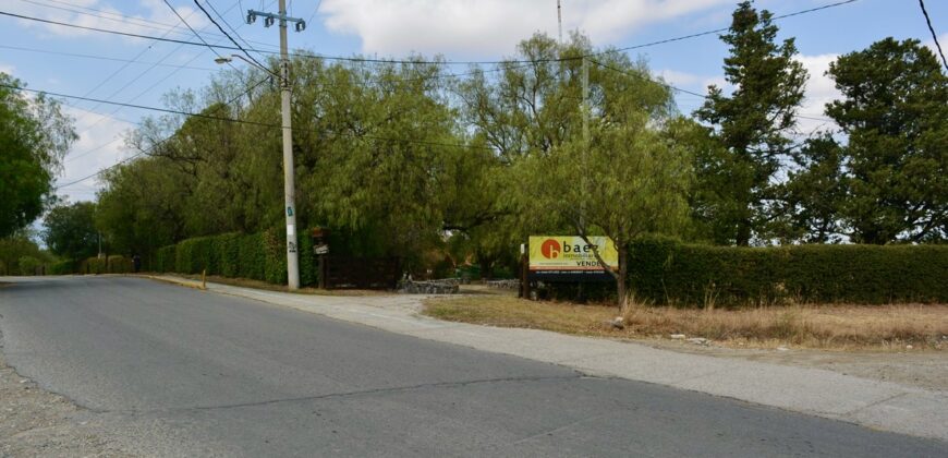 GRAN PROPIEDAD SOBRE AV. DOS VENADOS