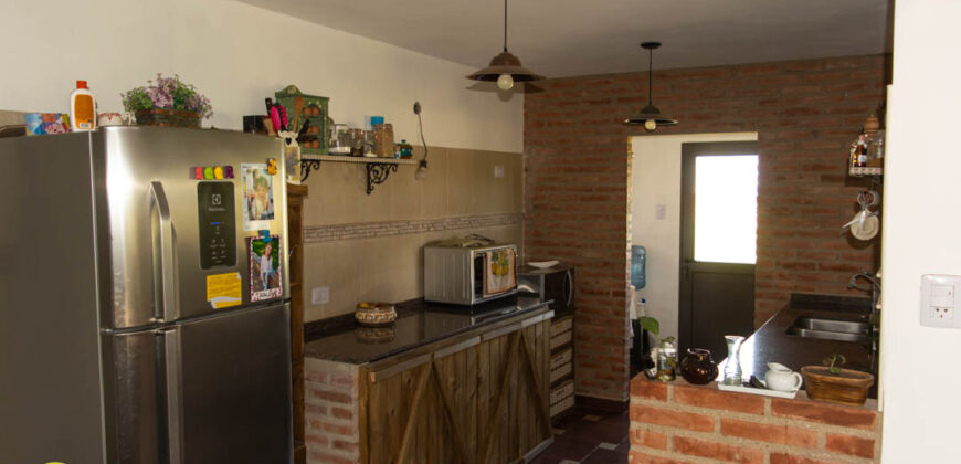 CASA EN VENTA EN BARRIO CERRADO ¨SOLARES DEL VALLE¨