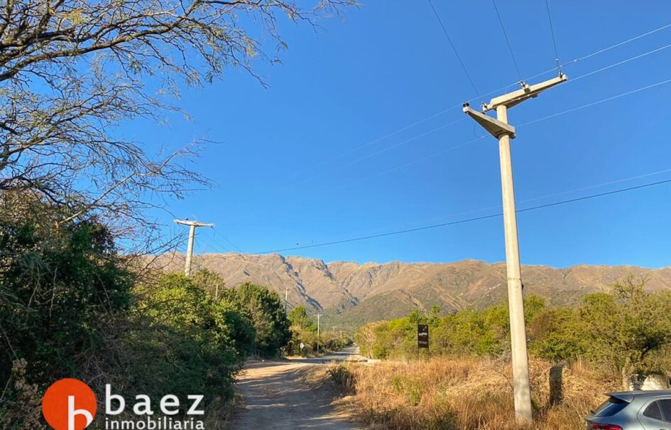 LOTE DE 2.408MTS SOBRE AV. MANDARINOS