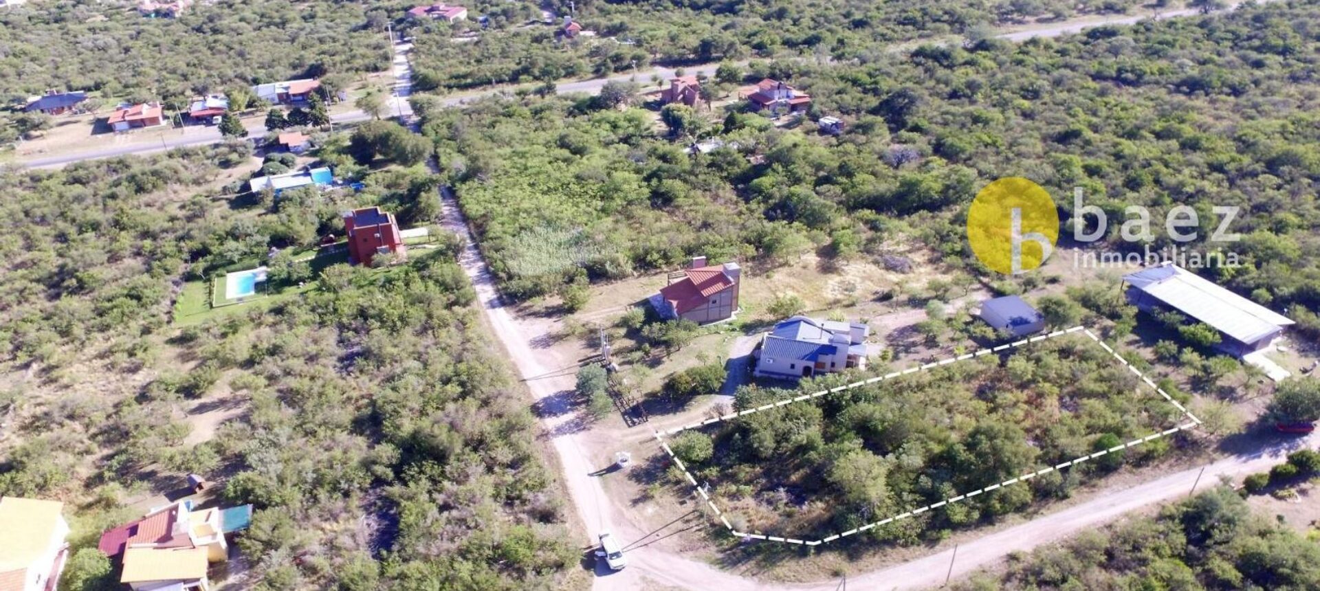 LOTE EN EXCELENTE ESQUINA