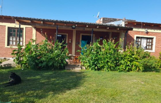 AMPLIA CASA EN VILLA LARCA