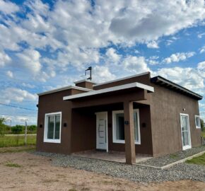 CASA EN SOLARES DEL VALLE