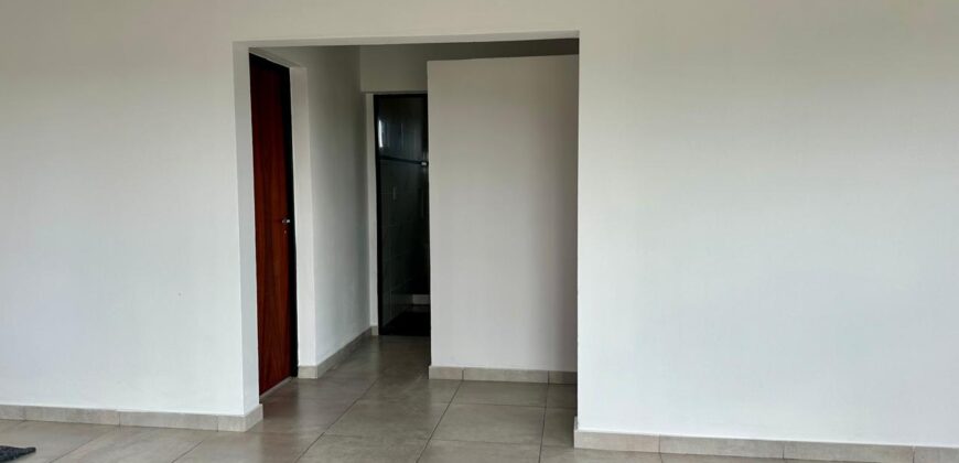 CASA EN SOLARES DEL VALLE