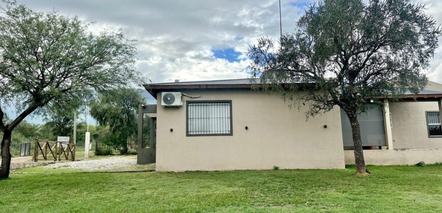 CASA + CABAÑA CON 2 PISCINAS