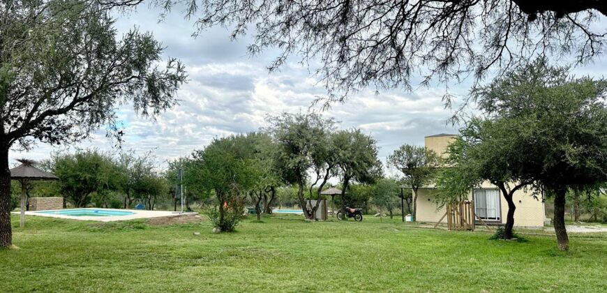 CASA + CABAÑA CON 2 PISCINAS