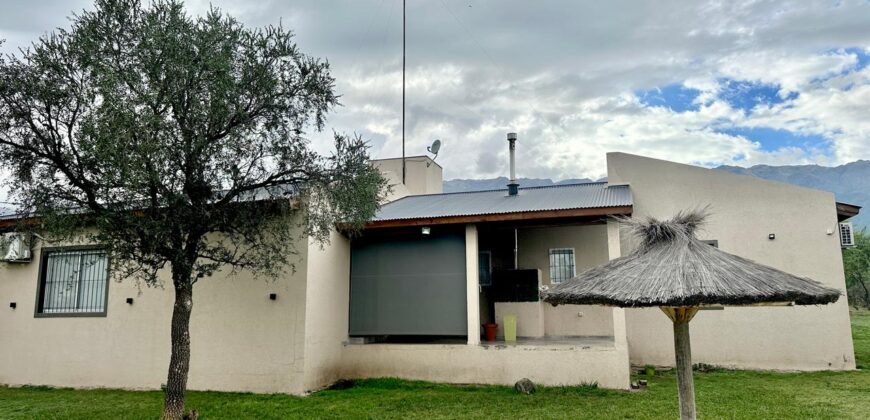 CASA + CABAÑA CON 2 PISCINAS
