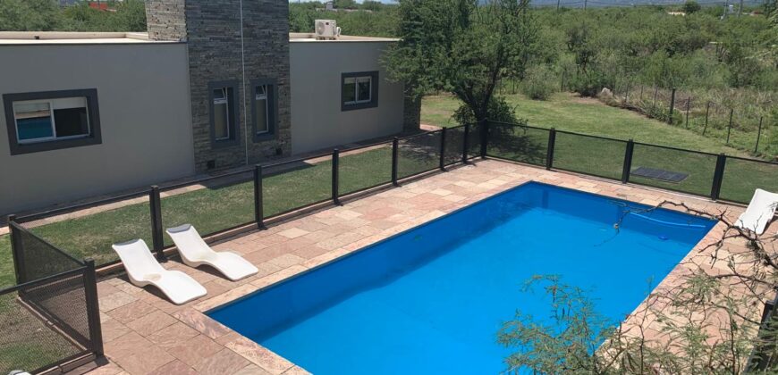 CASA PRINCIPAL + CABAÑAS