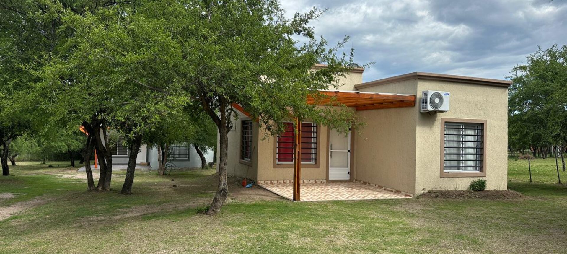 DOS CASAS EN LOTE DE 1.667M²