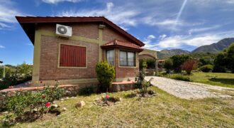 AMPLIA CASA EN CORTADERAS