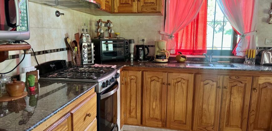 AMPLIA CASA EN CORTADERAS