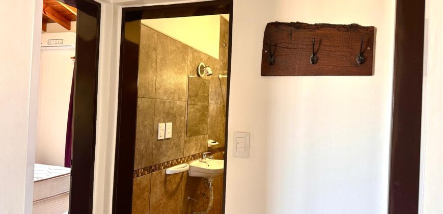 CASA PRINCIPAL, CABAÑAS Y PISCINA