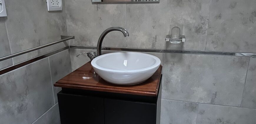 AMPLIA CASA SOBRE AV. LOS MANDARINOS