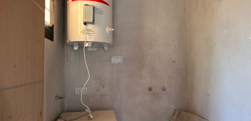 AMPLIA CASA SOBRE AV. LOS MANDARINOS