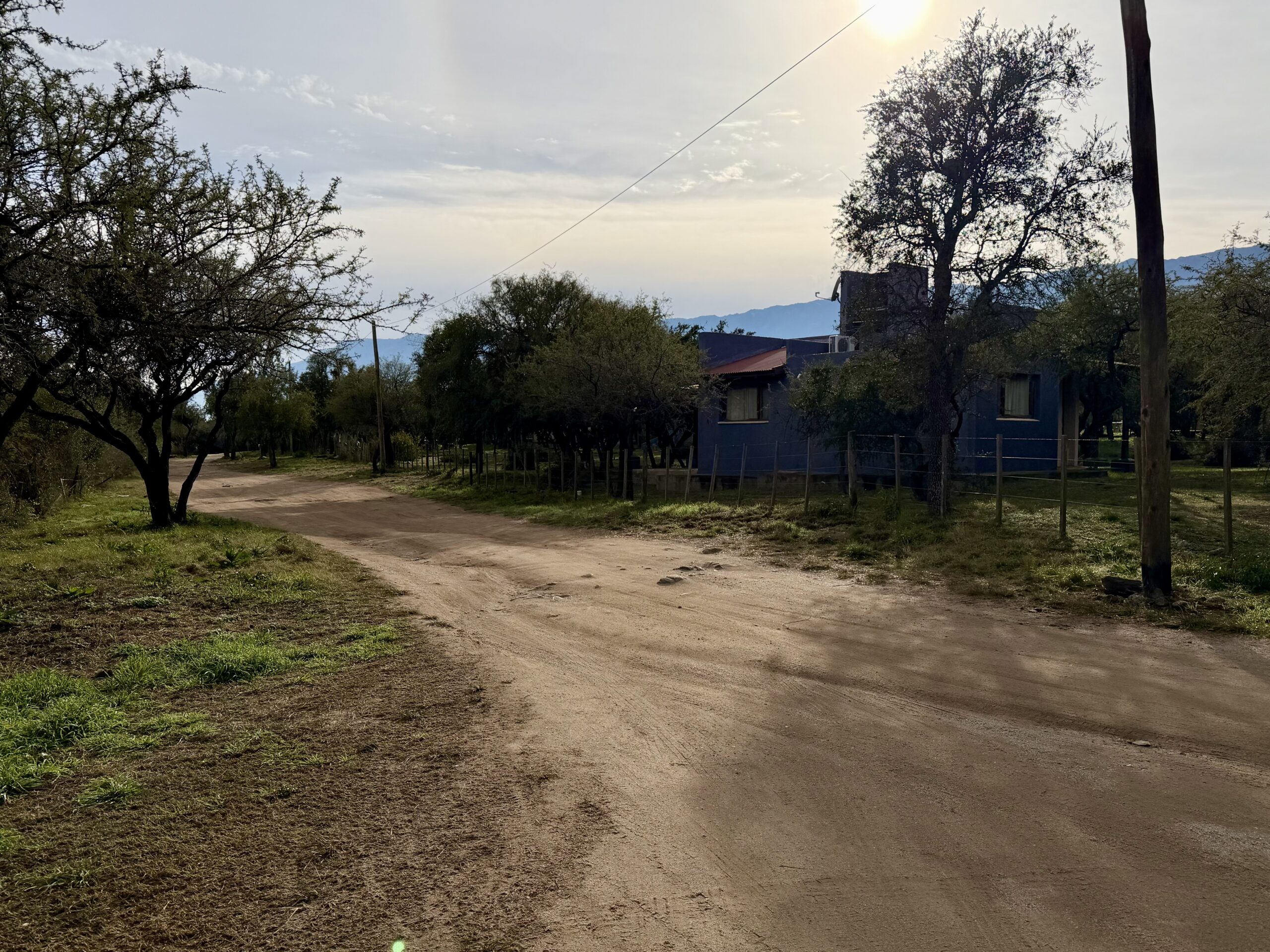 LOTE EN ESQUINA DE 1400 MTS